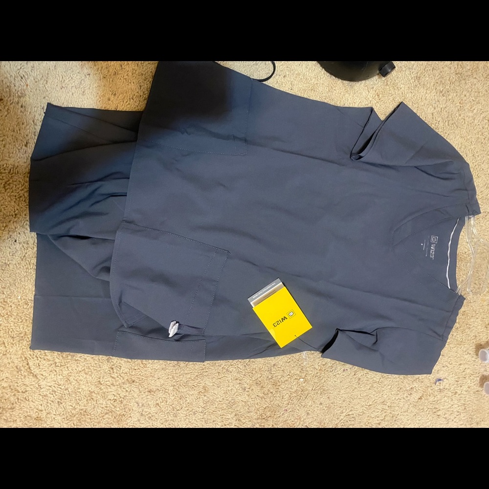 3 Scrub sets - Picture 2 of 3